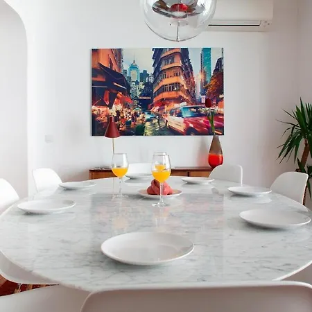 Plum Guide - Lemon Tree Opera Apartamento *