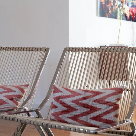 Plum Guide - Lemon Tree Opera Apartment Lisbon